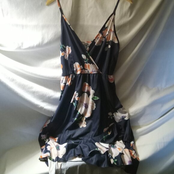 NWT Ultranice Floral Midi Dress, Size M - Picture 1 of 5